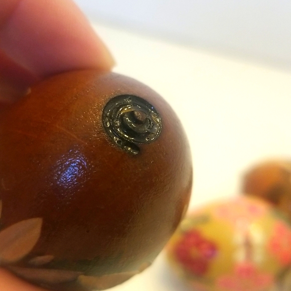 Vintage Four Handpainted & Carved Wooden Easter Eggs | Folk Art Collectibles - Picture 4 of 11